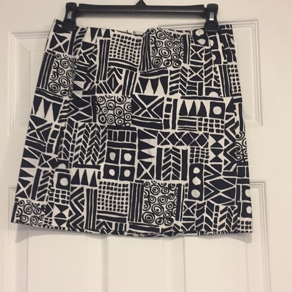 Black and white mini skirt